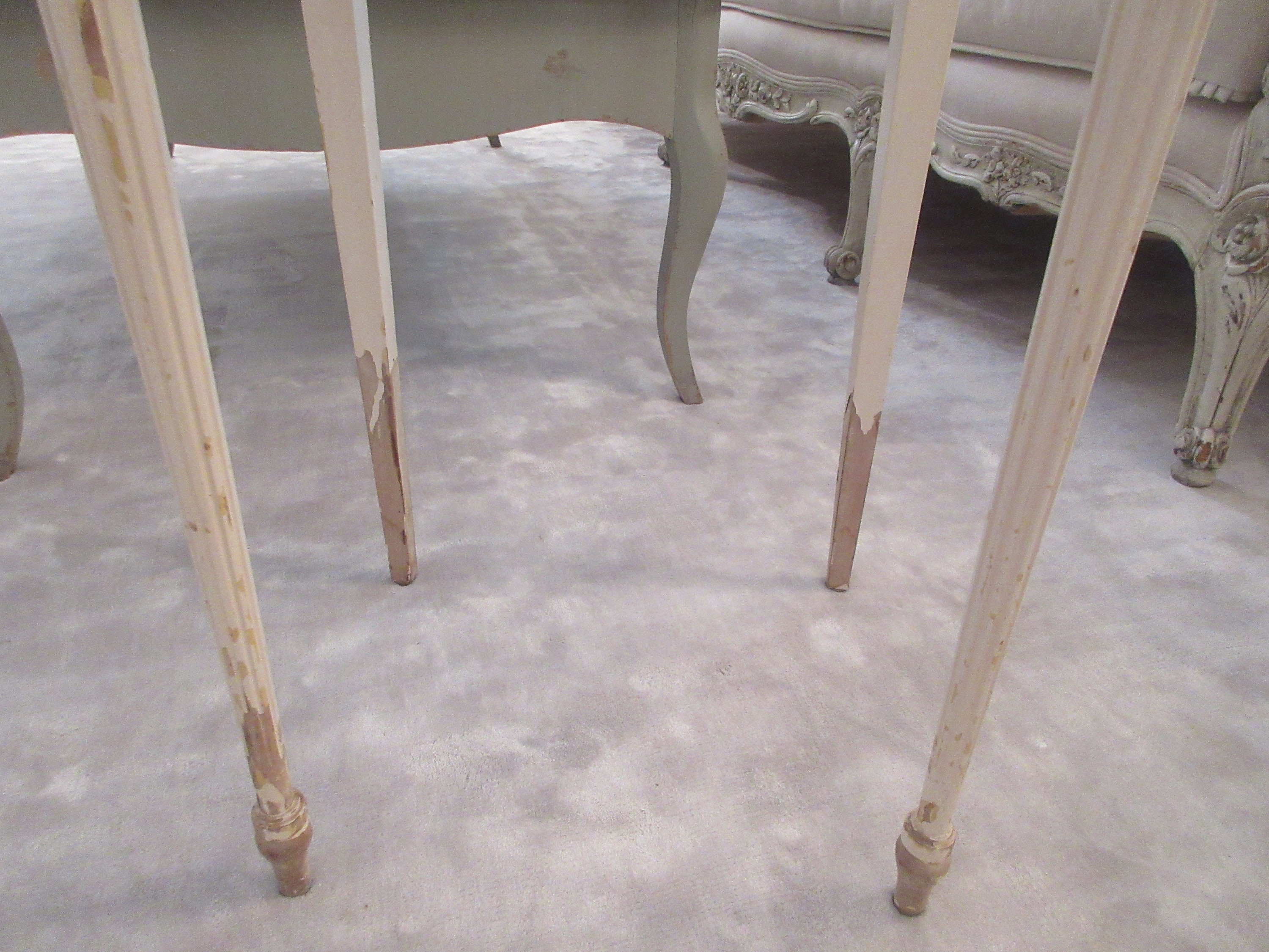 サイドテーブル・ナイトテーブル・ローテーブル Rachel Ashwell Loretta Coffee Table Authentic Rachel Ashwell Vintage Coffee Table (large), MUST