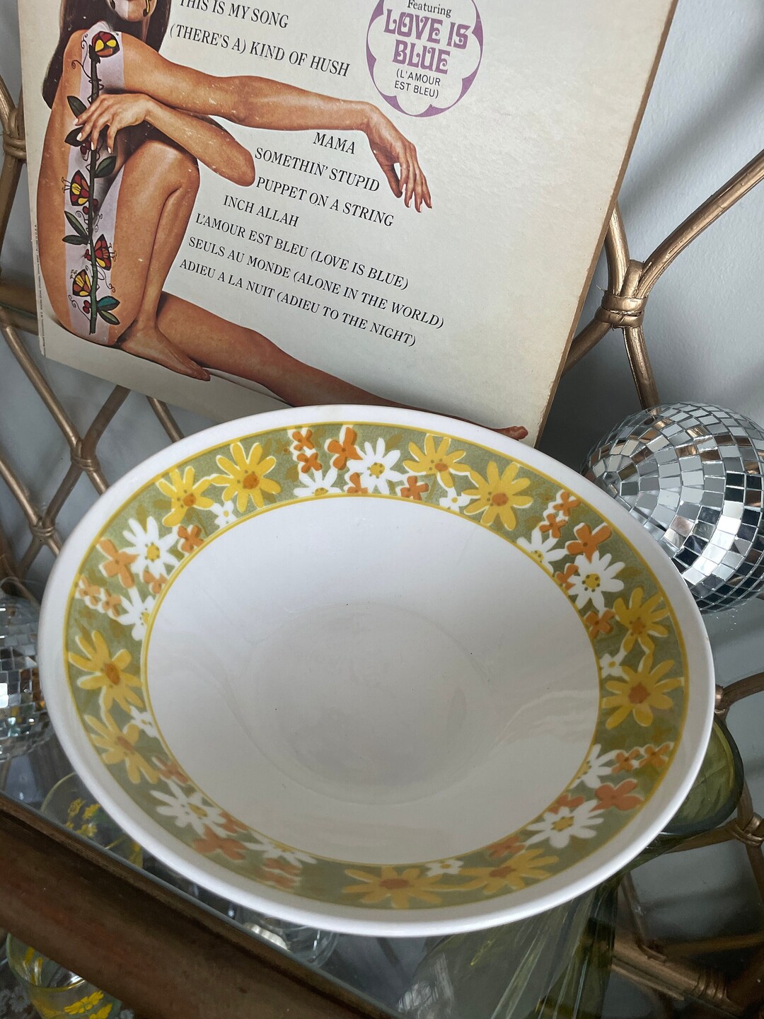 Mikasa Daisies Cera Stone Serving Bowl, Daisy Dinner Bowl Boho Décor, Hippie Wildflower Retro