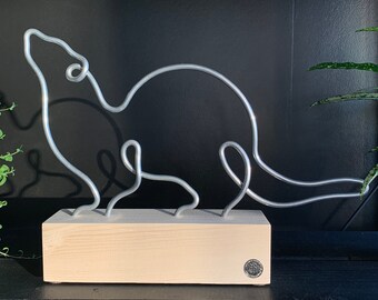 Ferret wire figurine #4 Made of aluminum wire on a wooden base
