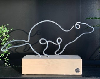 Ferret wire figurine #1 Made of aluminum wire on a wooden base