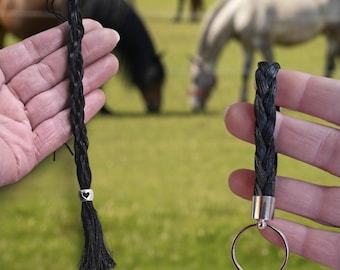 Bracelet réalisé avec les crins de votre cheval. Conçu selon vos envies.