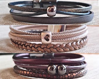 Bracelets pour femme avec perles – Trois bracelets en cuir aux motifs différents, bleu, violet et beige, cadeau de bijoux – Bijoux avec un cœur