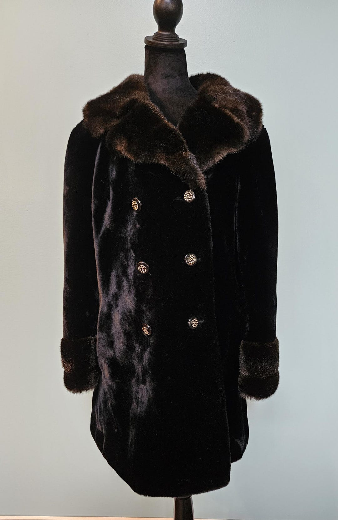 1970S incredible faux fur coat!