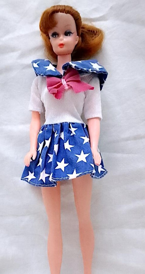 B782 - BARBIE 80s curioso abito stile Sailor Moon marinaretto con stelle e fiocco