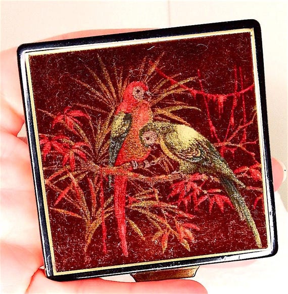 porta cipria in ottone laccato con vellutino dipinto pappagalli anni 60 made in Germany e specchio glamour