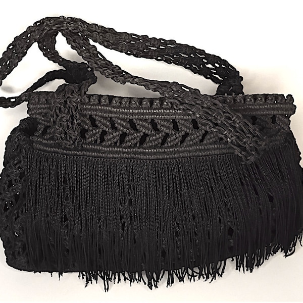 splendida borsa borsetta nera con frange interamente lavorata uncinetto elegante vintage anni 70 Biba style
