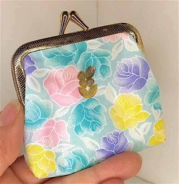 80s Plastic Coin Purse With Pastel Kawaii Floral Motifs Vintage Coin Wallet Clip Flowers Etsy UK