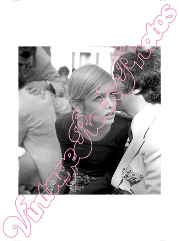 TWIGGY 1967  fashion press kit photo - fotografia da agenzia stampa - 1596TV1967