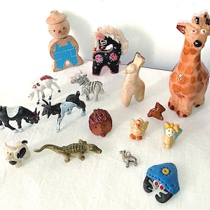 ZOO -CIRCUS - ANIMALS 80s animals lot 16 miniatures mix souvenir porcelain, plastic, wood...