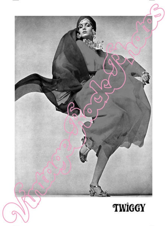 TWIGGY 1968  fashion press kit photo - fotografia da agenzia stampa - 1614TV1968