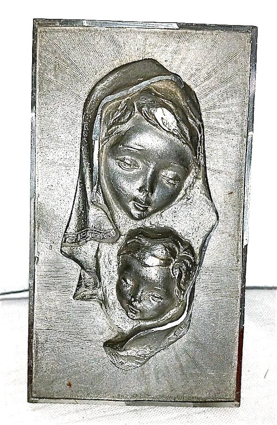 MADONNA with CHILD JESUS pewter bas-relief 70s sacred souvenir made in Italy