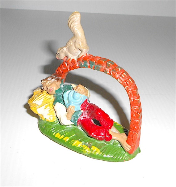 PASTORELLO con SCOIATTOLO nativity 70s italy  statua presepe in gesso  italiana Natale Christmas