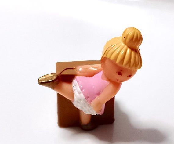 POLLY POCKET 1991 Bluebird China - Rosie does Ballet Ring figure excellent not full