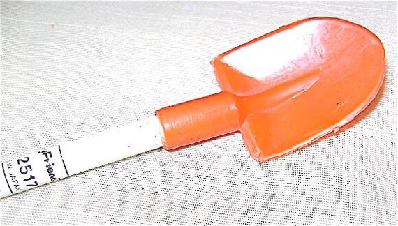 MASCOT PENCIL my friend 80s Ribbon Pencil Japan pencil with top shovel mint - matita in legno con pala rossa