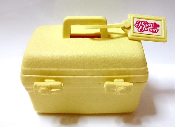 BARBIE / HEART FAMILY 1987 mattel yellow beauty case with tag - yellow briefcase B580