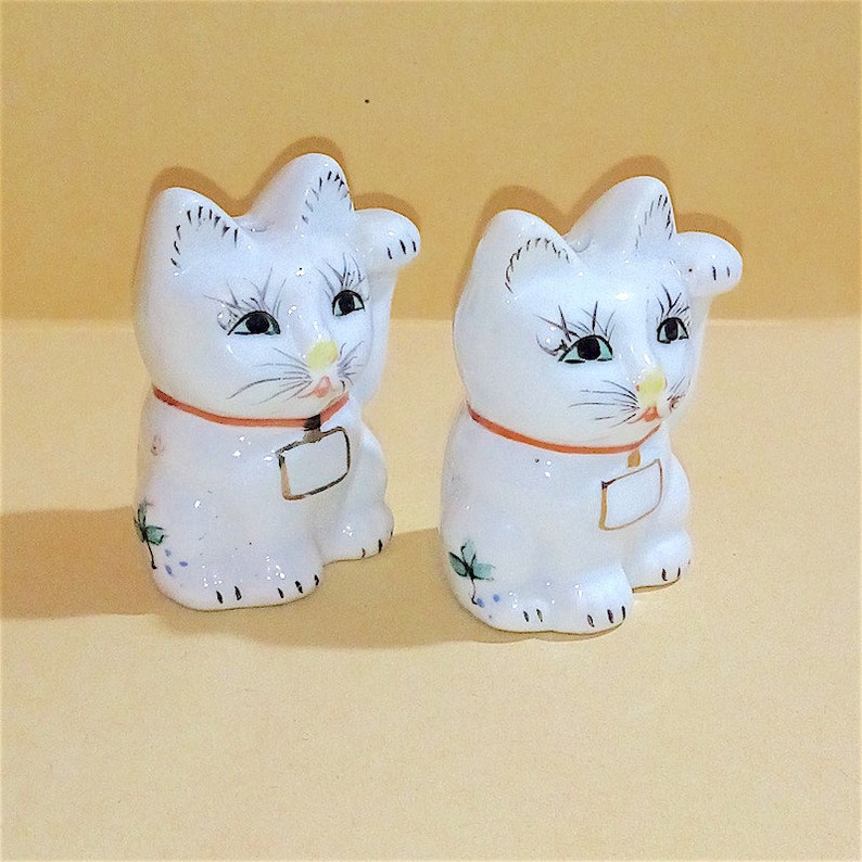 Lucky cat 70s taiwan salt /& pepper pottery miniature lucky kittens saline and kawaii porcelain pepino