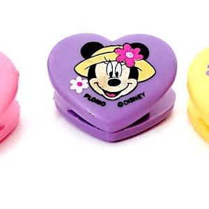 MINNIE 90s Walt Disney - Flomo Taiwan lot 4 plastic heart shaped paper clips kawaii - 3 clips fermacarte a cuore pinzette colorate