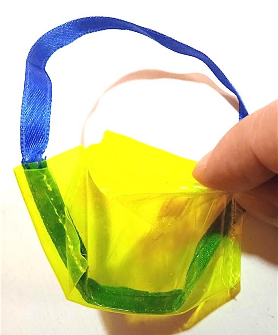 B032 - BARBIE ROCKSTARS Rocker 80s borsa neon gialla con tracolla blu