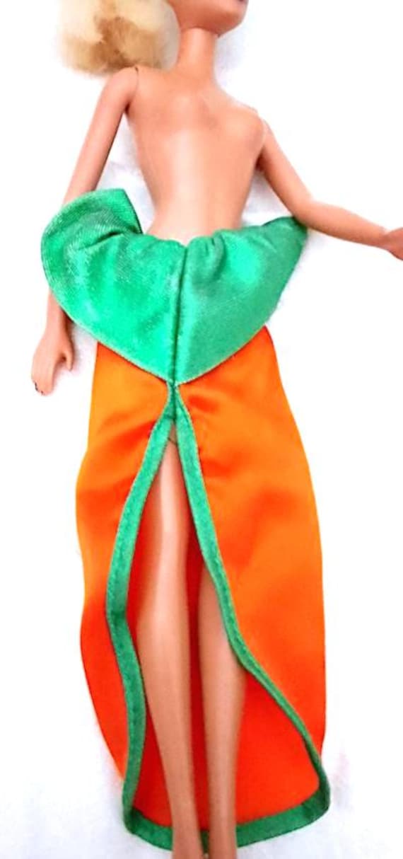 B053 - BARBIE 90s abito curioso bizzarro arancione e verde