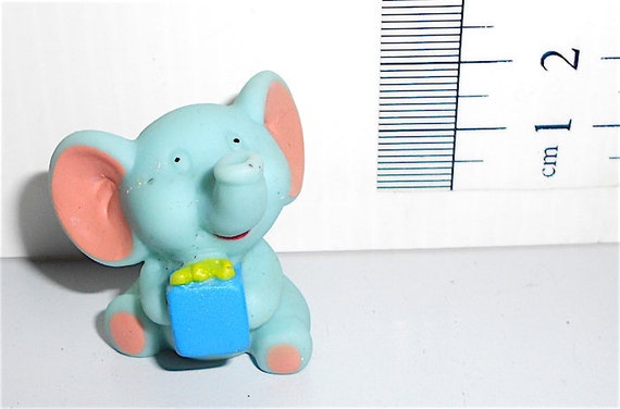 ELEPHANT - ELEFANTE 90s tiny rubber kawaii figure puppet - mini pupazzetto in gomma carinissimo azzurro