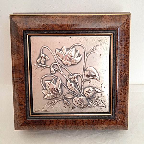 ACCA - CASTELLANI vintage wood box with silver decorate flowers cyclamen silver 925 - scatola radica con lamina argento ciclamini decorata