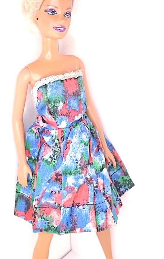 B448 - BARBIE 90s abito svasato corto adattato multicolor da restaurare