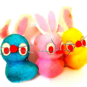 Tre piccoli conigli coniglietti colorati decorazioni pasqua anni 80 super mega kawaii miniature bunny rabbit decorations easter