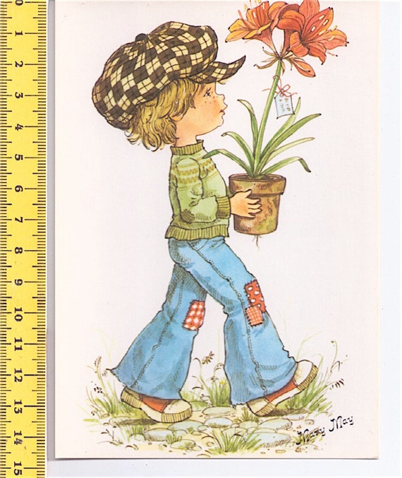 MARY MAY 70s Pagsa Spain postcard - cartolina - baby with flower amaryllis