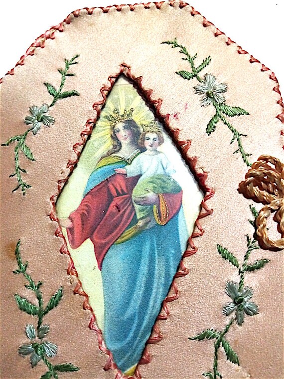 beautiful embroidered silk casket box with image of The Madonna and Jesus 30s - vintage christian box satin and broderies handmade