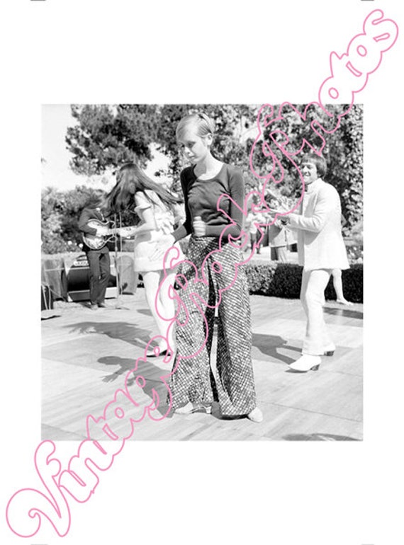 TWIGGY 1967  fashion press kit photo - fotografia da agenzia stampa - 1595TV1967