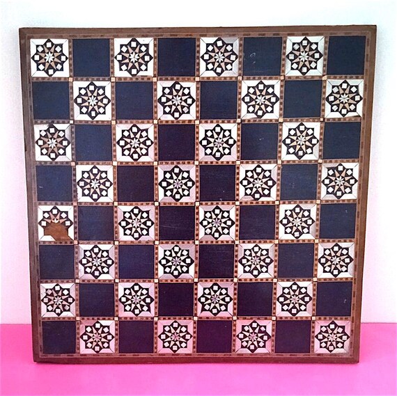 meravigliosa scacchiera tavola lavorata a mano in legno e madreperla orientale anni 50/60