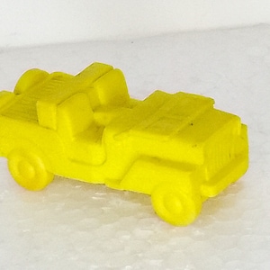 YELLOW JEEP CAR automobile gialla 80s japan eraser rubber radiergummi pencil top gommina
