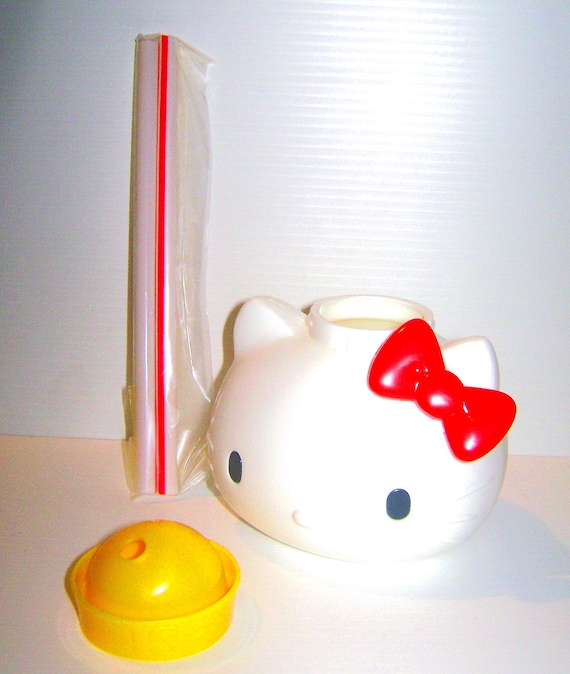 HELLO KITTY 1976 Sanrio Japan vintage plastic cat head mug - cup with cat head super kawaii mint