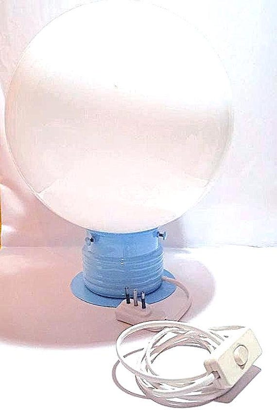 Super Beautiful Globe Opal and blue metal light super design 70s - ball lamp globe opal sphere blue metal base splendid Lapini?