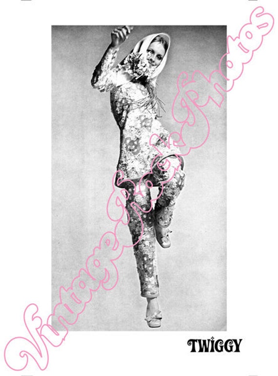TWIGGY 1968  fashion press kit photo - fotografia da agenzia stampa - 1615TV1968