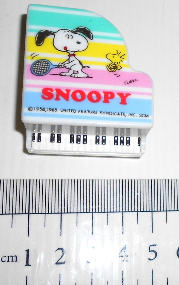 SNOOPY Peanuts 80s Sotal Japan Beautiful Tiny Kawaii Piano