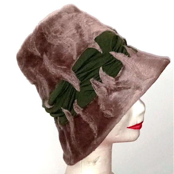 70s brown velvet cloche hat with green geometric designs super fashion size XS 52/53 spectacular