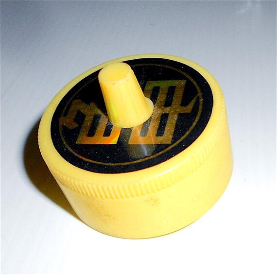 SPINNING TOP - TROTTOLA 90s Korea kawaii plastic shrapener - temperino in plastica giallo