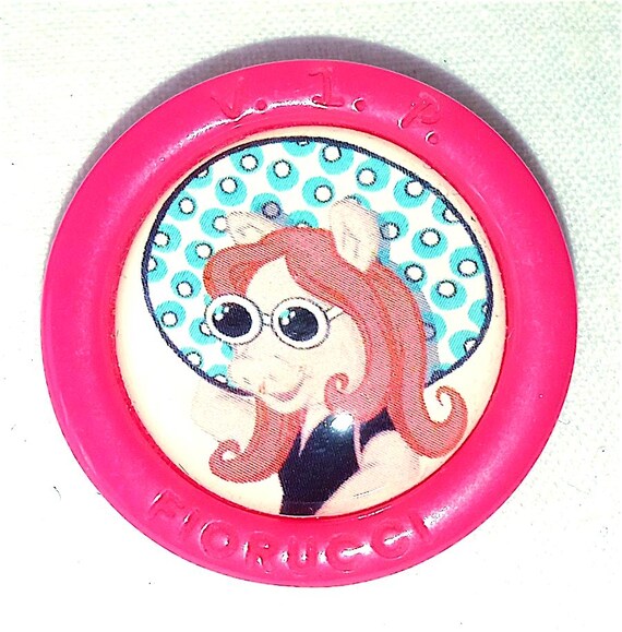 FIORUCCI 90s italy vintage rare beautiful tiny button pin Miss Piggy Maialina  spilla bottone splendida