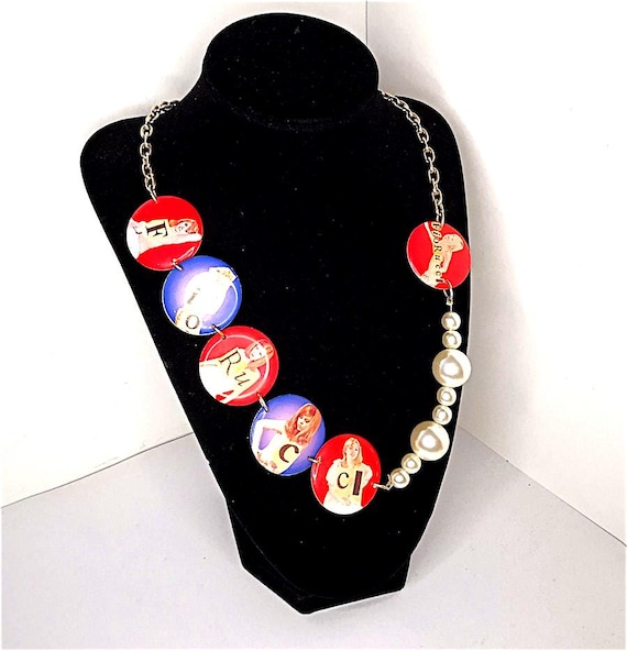 FIORUCCI 90s Italy gorgeous necklace with pin-up colorful chain super pop fashion