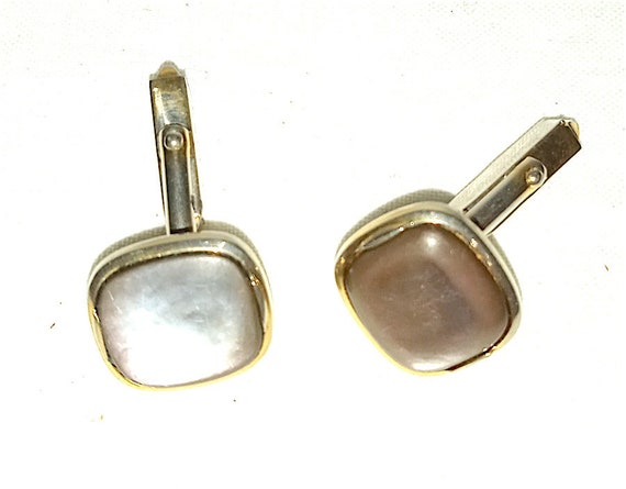 beautiful pair of geometric mother-of-pearl cufflinks from the 70s, vintage golden metal