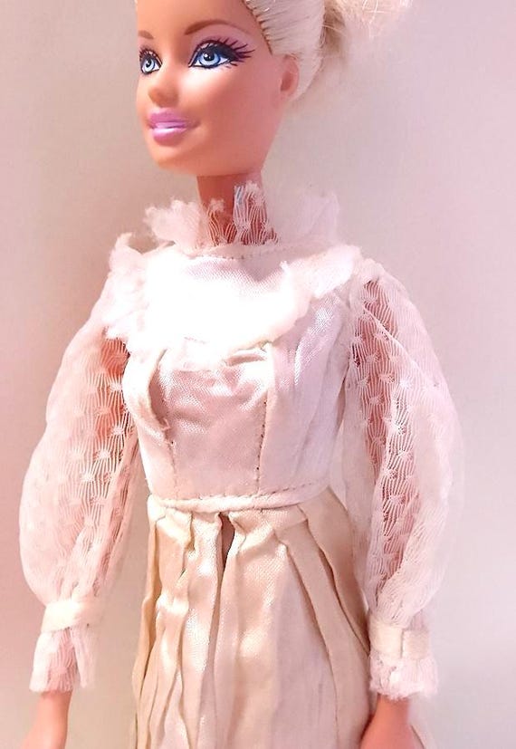 B472 - BARBIE 70s abito sposa lungo bianco e beige pizzo pois