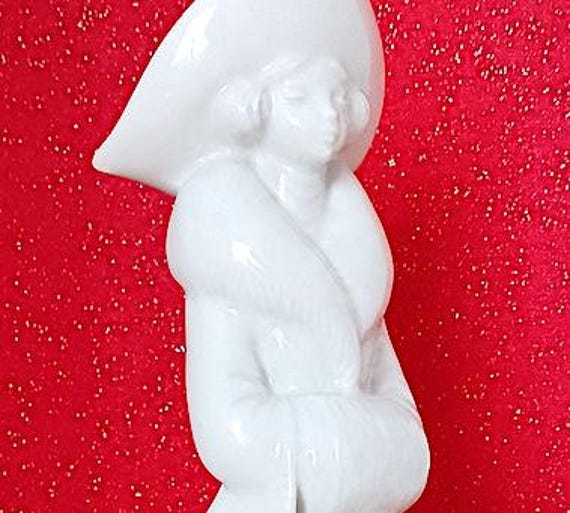 capodimonte 70s italy white statue porcelain lady mademoiselle elegant splendid in coat with perfect hair
