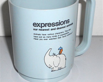 maxi ventes! EXPRESSIONS our Nearest and Dearest Animals 80s Sony Creative Japan kawaii plastic mug - magnifique tasse d’éléphant en plastique