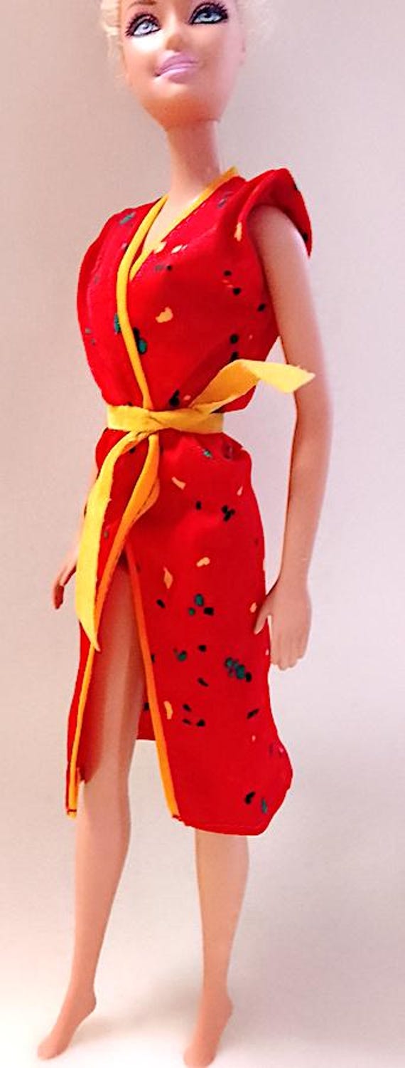 B745 - BARBIE Fashion Collectibles 1980 mattel - abito lungo aperto rosso con cintura gialla