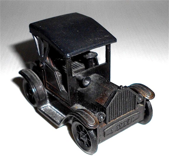 ANTIQUE CAR - MACCHINA - automobile 70s Hong Kong die cast miniature sharpener - temperino in metallo stile antico miniatura