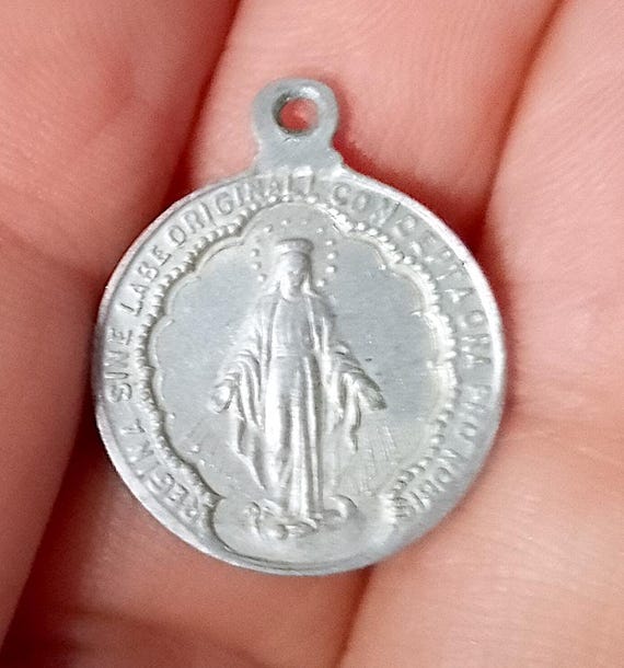 Madonna - Queen of Heaven 70s Italy Medal Pendant Silver Tin Religious Souvenir