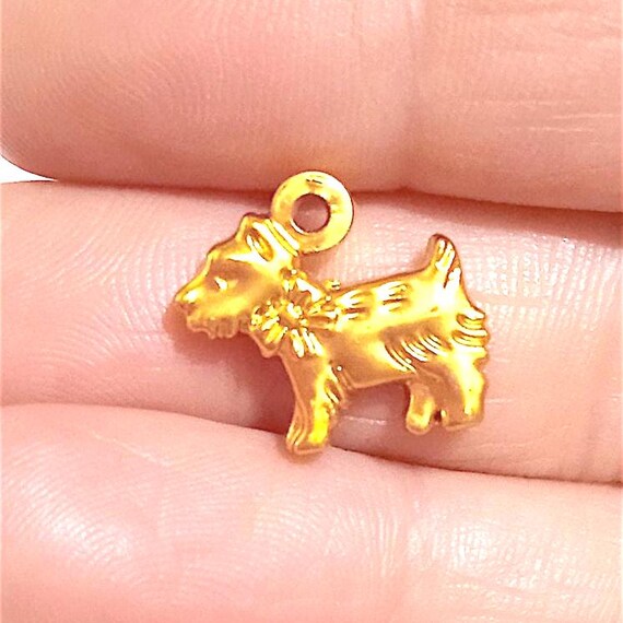 B858 - BARBIE 90s Fashion Avenue - ciondolo cagnolino cane plastica dorata gadget