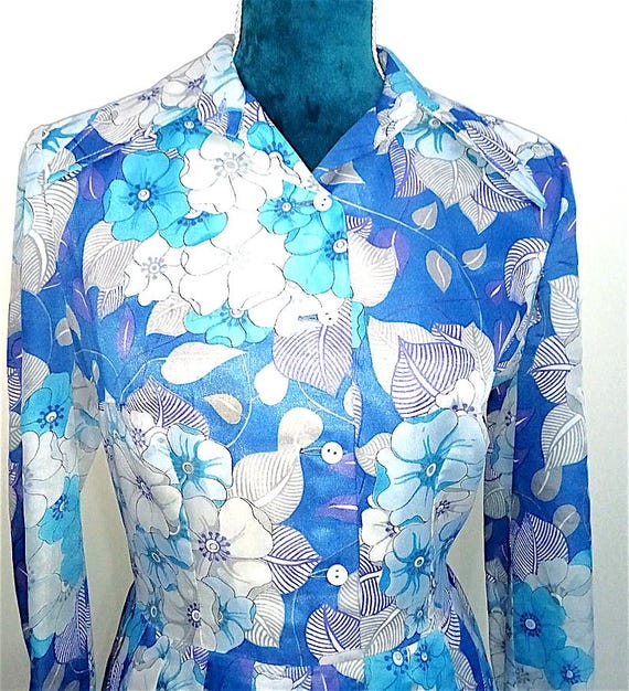 beautiful 60s dress Italian tailoring fashion light blue flowers size 48 / L vintage outfit dress tailor
