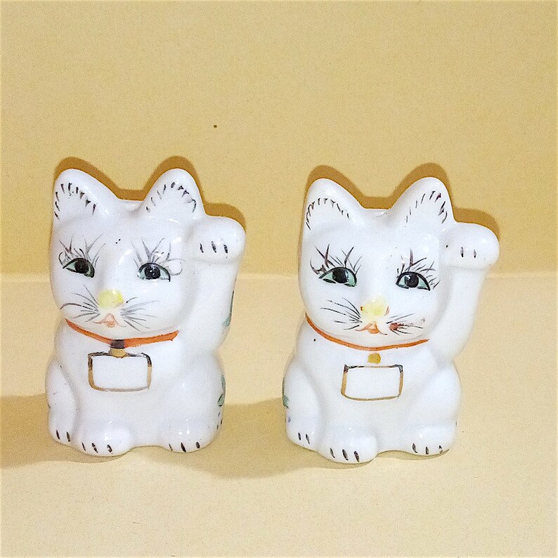 Lucky cat 70s taiwan salt /& pepper pottery miniature lucky kittens saline and kawaii porcelain pepino